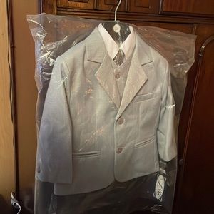 Little boys suit 3T